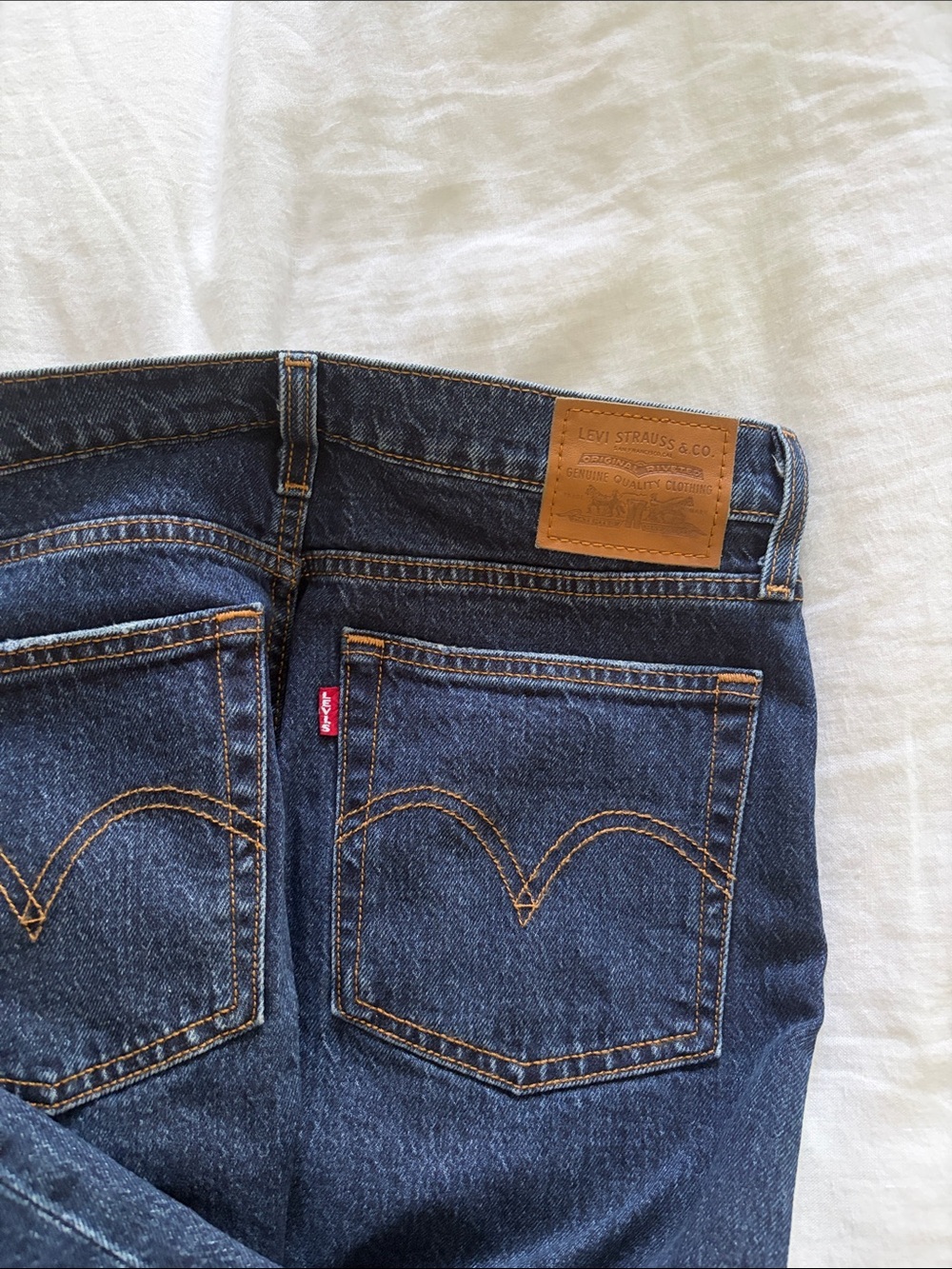 Levi’s Wedgie Straight Jeans in Indifferent Indigo NWOT - Picture 8 of 8